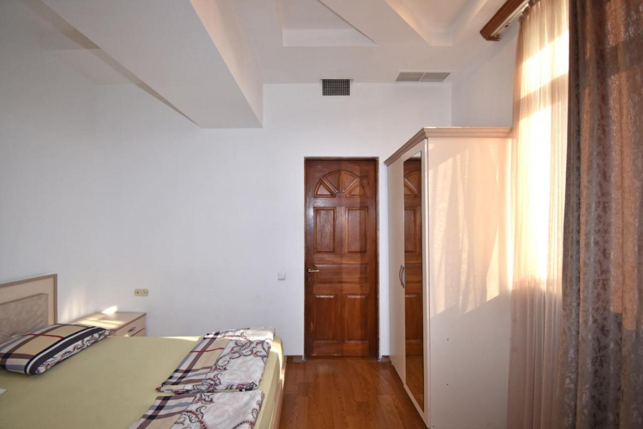Abovyan Street 16, Apartment No 24 Ереван Екстериор снимка