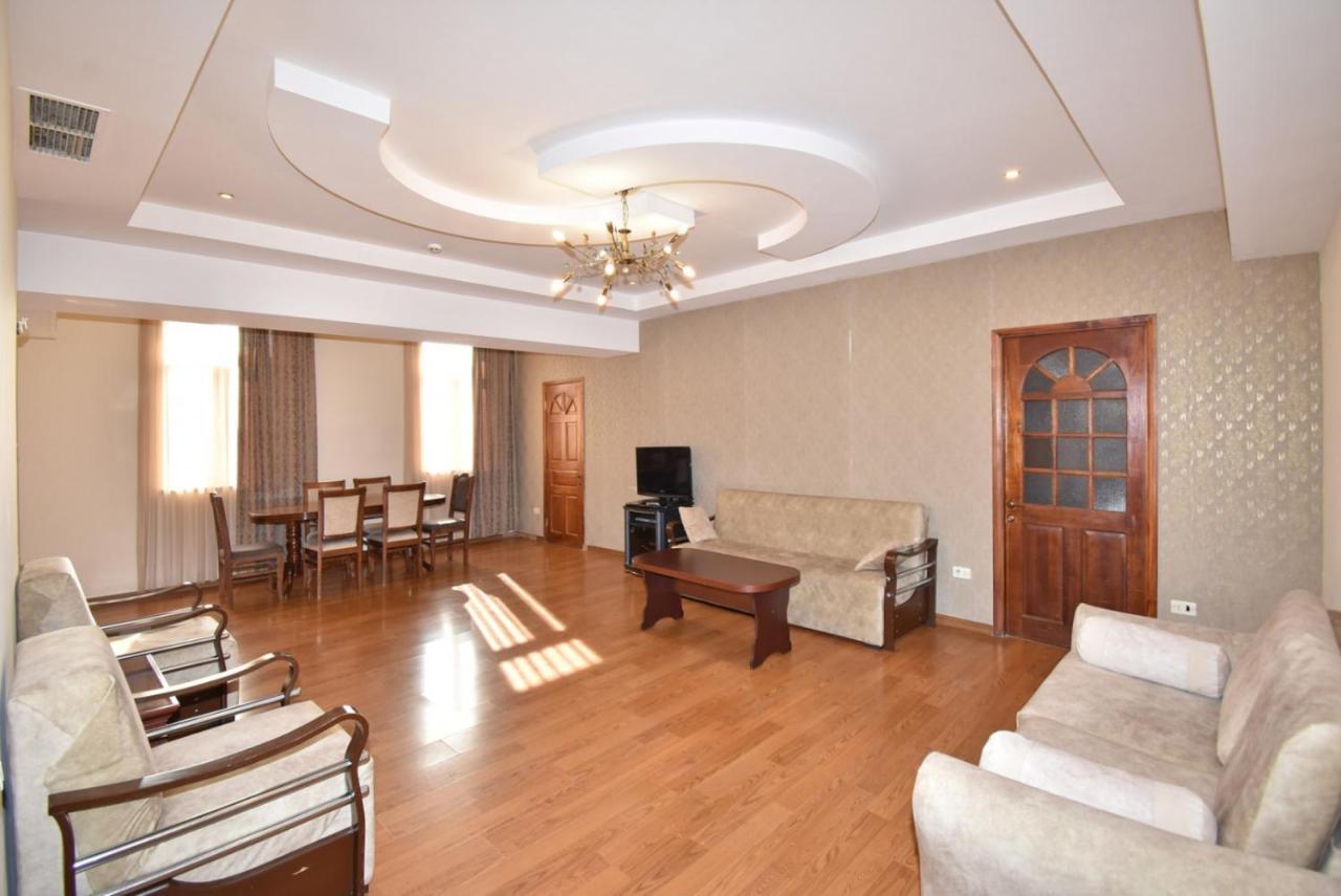 Abovyan Street 16, Apartment No 24 Ереван Екстериор снимка