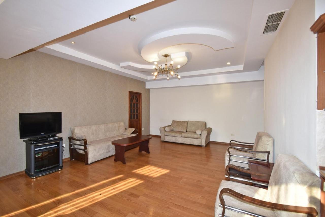 Abovyan Street 16, Apartment No 24 Ереван Екстериор снимка