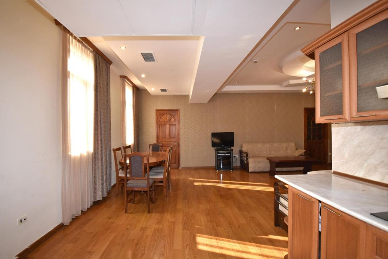 Abovyan Street 16, Apartment No 24 Ереван Екстериор снимка