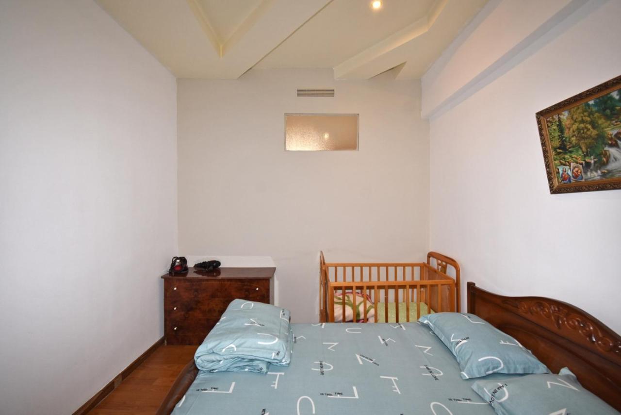 Abovyan Street 16, Apartment No 24 Ереван Екстериор снимка