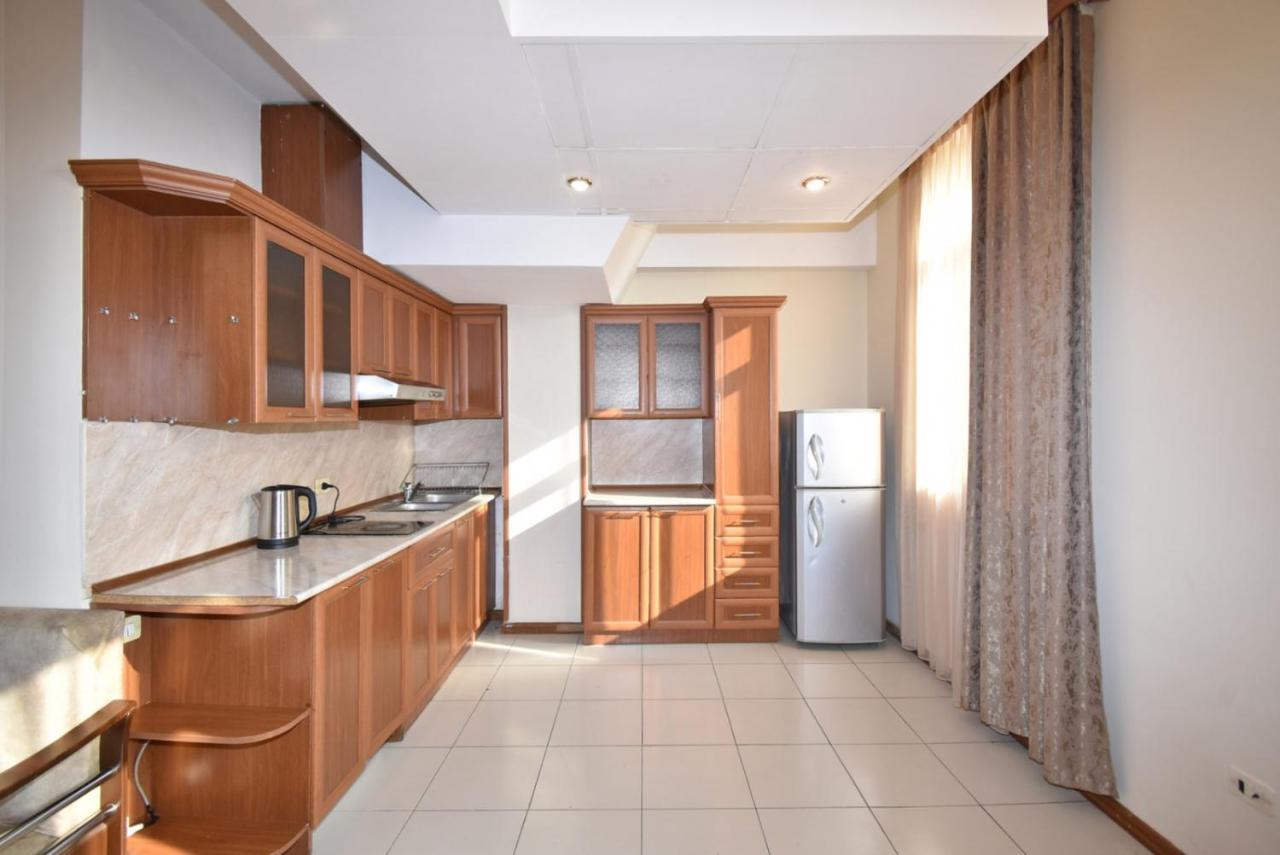 Abovyan Street 16, Apartment No 24 Ереван Екстериор снимка